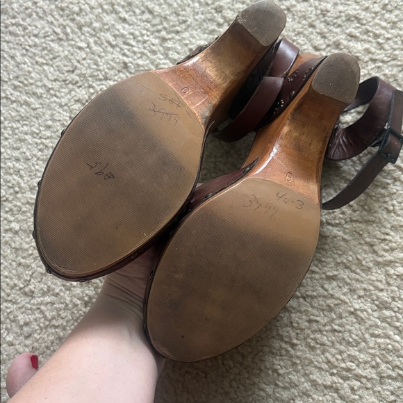 Frye Brown Leather Clog Wooden 4" Heel Strappy Sandal Stud Sz 9 - Picture 5 of 10